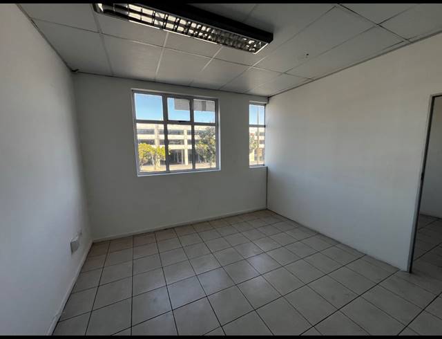 1,600M² WAREHOUSE TO LET IN PAROW EAST